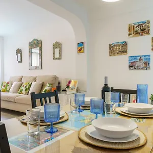 https://malagasuite-la-escalerita-centre.es-andalucia.com